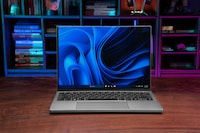 Double-Sized Screen Laptops Image 7
