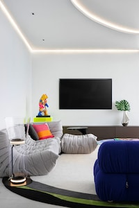 Dynamic Reimagined Miami Penthouses Image 2