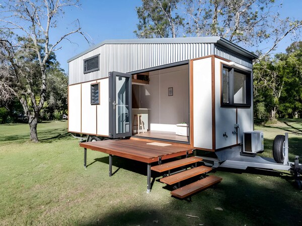 Wooden-Deck Compact Residences