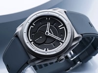 Minimalist Refined Timepieces Image 2