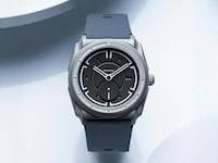 Minimalist Refined Timepieces Image 3