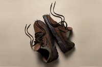 Minimal Stylish Elegant Sneakers Image 2