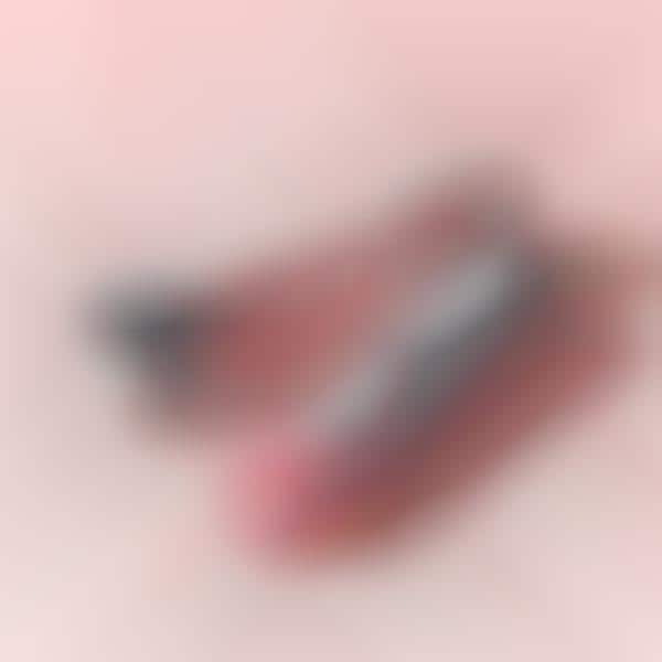 Luxurious Nude Lipstick Lines