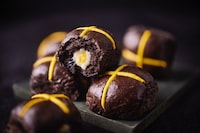 Chocolate Yolk Easter Buns Image 1