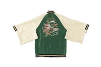 Juxtaposing Japanese Kimonos Image 1