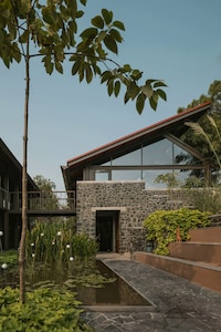 Self-Designed Tranquil Workspaces Image 2