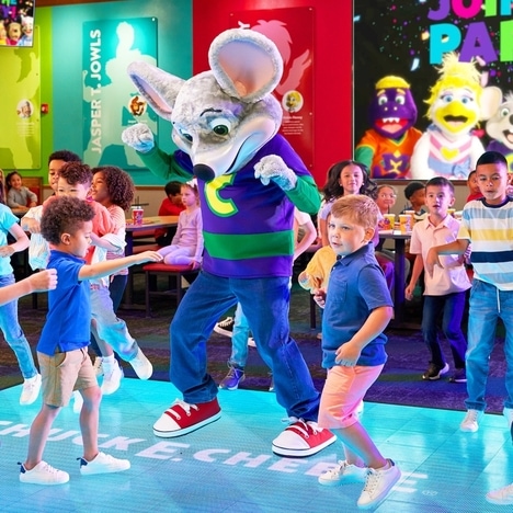 Summertime Pizzeria Party Promotions