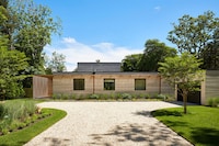 Tree-Lined Striking Modern Residences