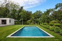 Tree-Lined Striking Modern Residences Image 4