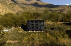 Bee-Watching Wooden Cabins