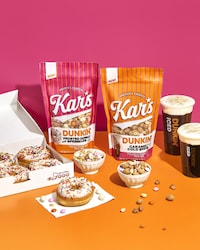 Cafe-Style Snack Mixes Image 1