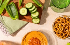 Sweet Chili-Inspired Garlic Hommuses