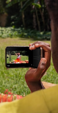 Durable Folding Smartphone Models Image 4
