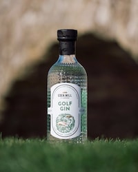 Golf Course Gin Spirits Image 1