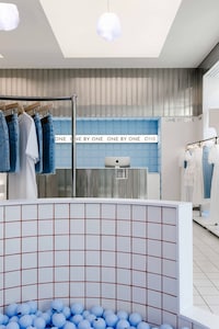 Lightness-Themed Womenswear Boutiques Image 4