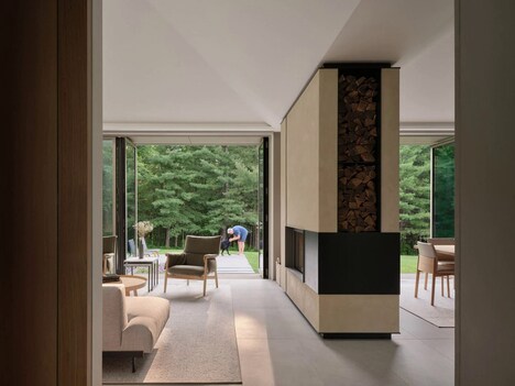 Dramatic Roof-Topped Ontario Homes