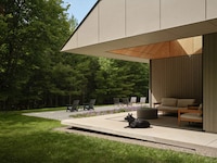 Dramatic Roof-Topped Ontario Homes Image 3