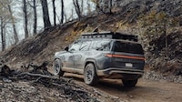 Slender Tool-Free Rooftop Tents Image 5