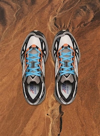 Versatile Trailblazing Running Shoes Image 3