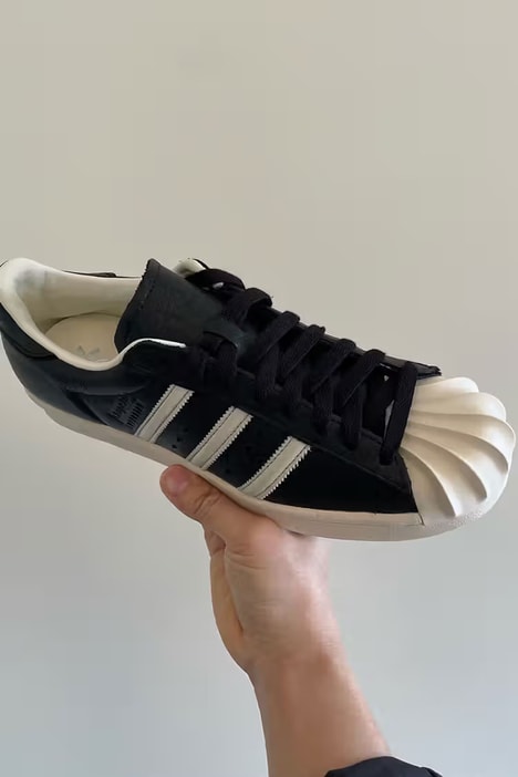 Dynamic Textural Collaborative Shoes