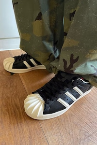 Dynamic Textural Collaborative Shoes Image 2