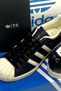 Dynamic Textural Collaborative Shoes Image 3