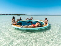 Oversized Floating Water Hammocks Image 4