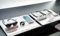 Smart Shopping AR Glasses Image 1