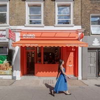 Vibrant Multifunctional Nail Salons Image 2