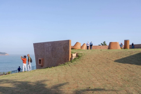 Cave-Style Coastal Viewpoints
