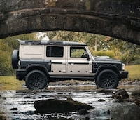 Utilitarian Luxury SUVs Image 1
