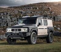 Utilitarian Luxury SUVs Image 6