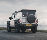 Utilitarian Luxury SUVs Image 7