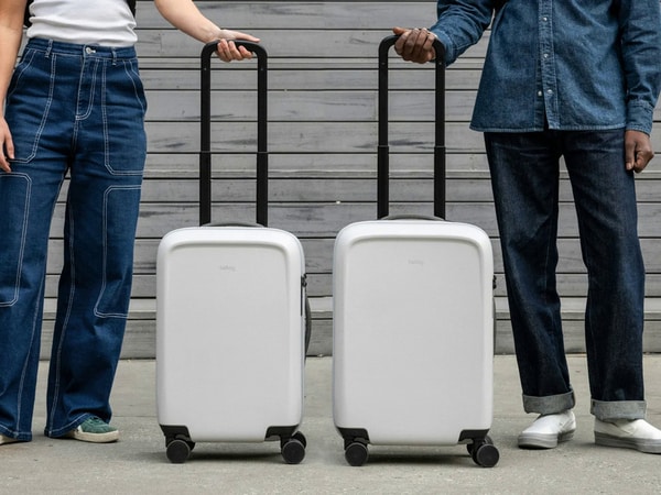 Minimalist Repairable Suitcases