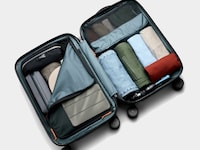 Minimalist Repairable Suitcases Image 6