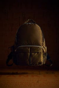 Celebratory Plant-Based Bag Designs Image 1