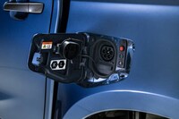 Performance-Grade Electric Pickup Trucks Image 5