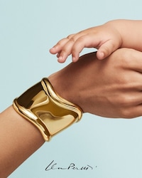 Aspirational Mother's Day Campaigns Image 2