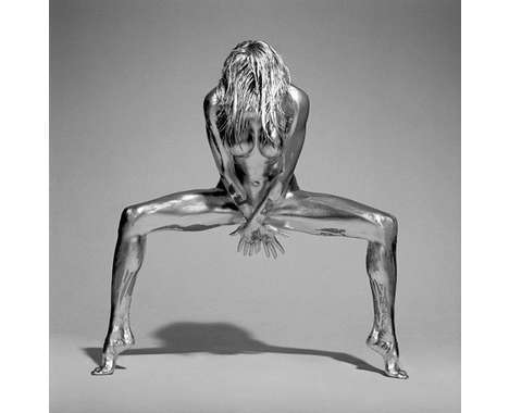 31 Racy Examples of Nudetography