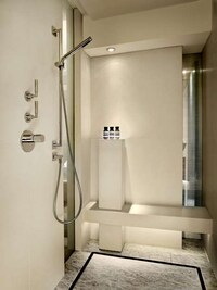 Lavish Lavatories Image 5