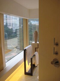 Lavish Lavatories Image 8