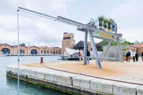 Canal Water-Utilizing Waterside Cafes