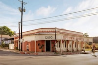 Vintage All-Day Restaurants Image 3
