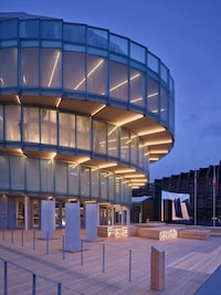 Sleek Spiralling Ramp Pavilions Image 3