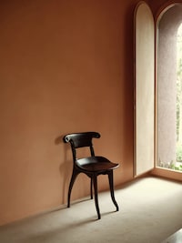 Collaborative Artful Historic Chairs Image 3