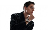 Advanced Health Sensor Smartwatches Image 3