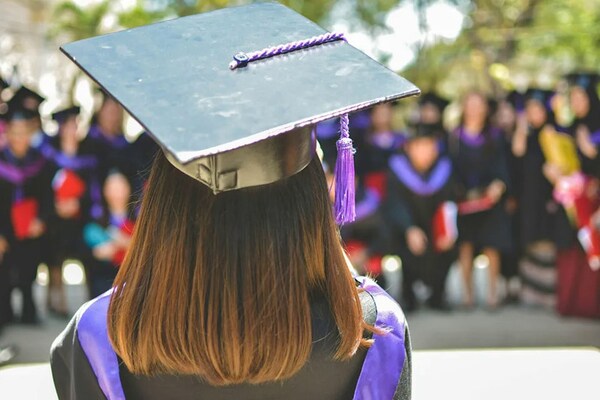 Healthcare Education-Focused Scholarships