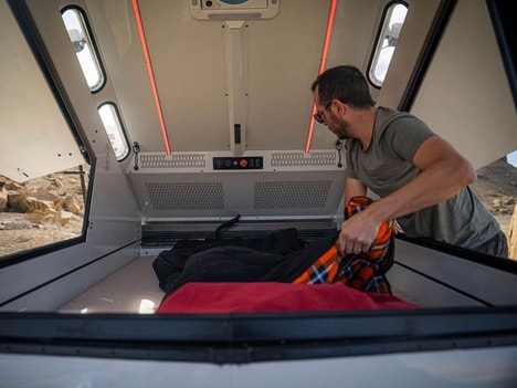 Overland Hardshell Rooftop Campers