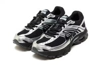 Metallic-Tinged Sneaker Models Image 3