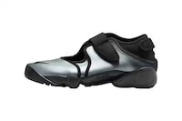 Metallic-Tinged Split-Toe Footwear Image 1
